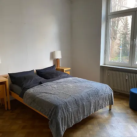 Apartament Geraeumige 4-zimmer-wohnung Im Familienfreundlichen Westend Mit Balkon