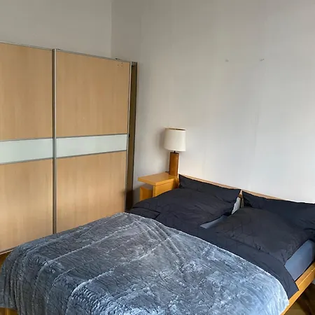 Geraeumige 4-zimmer-wohnung Im Familienfreundlichen Westend Mit Balkon * Frankfurt nad Menem