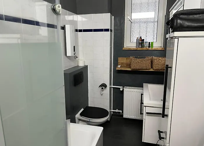 Geraeumige 4-zimmer-wohnung Im Familienfreundlichen Westend Mit Balkon