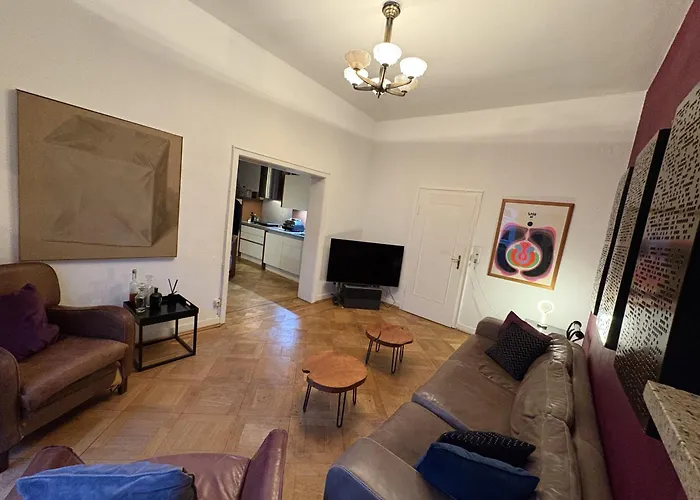 Geraeumige 4-zimmer-wohnung Im Familienfreundlichen Westend Mit Balkon * Frankfurt am Main