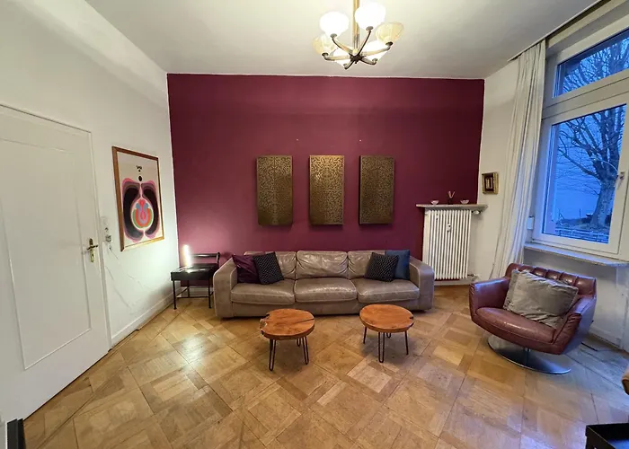 Geraeumige 4-zimmer-wohnung Im Familienfreundlichen Westend Mit Balkon Lägenhet *