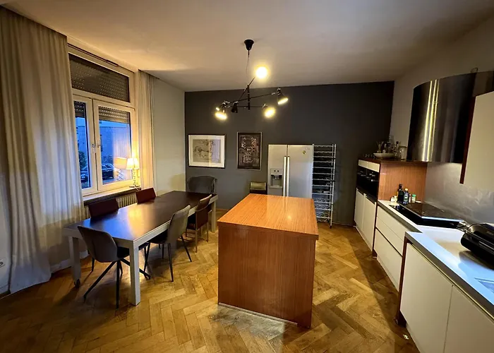 Geraeumige 4-zimmer-wohnung Im Familienfreundlichen Westend Mit Balkon Апартаменты Франкфурт-на-Майне