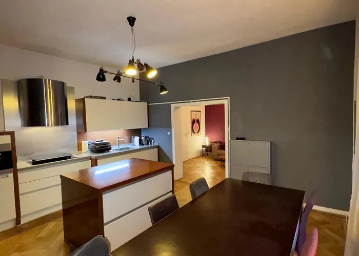 Geraeumige 4-zimmer-wohnung Im Familienfreundlichen Westend Mit Balkon Lägenhet Frankfurt am Main