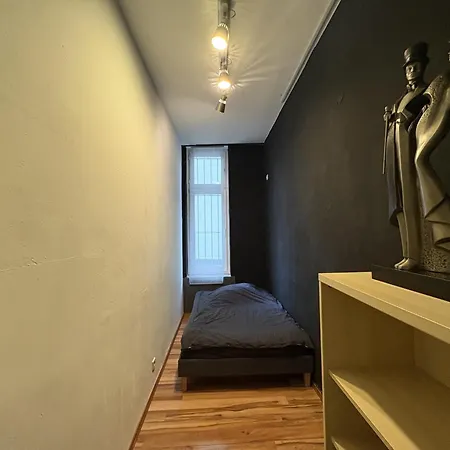 Daire Geraeumige 4-zimmer-wohnung Im Familienfreundlichen Westend Mit Balkon *