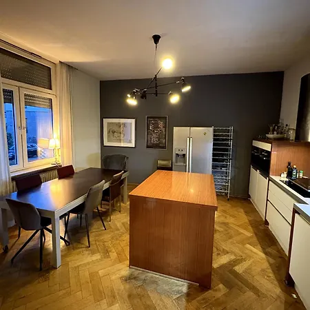 Geraeumige 4-zimmer-wohnung Im Familienfreundlichen Westend Mit Balkon Daire Frankfurt am Main